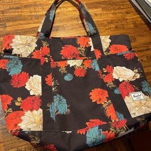 Large Herschel Shoulder Bag